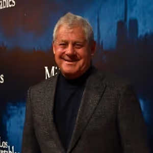 PHOTO: Asi ha sido la alfombra roja del estreno VIP de LOS MISERABLES