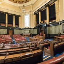 BWW Review: THE MONEY, County Hall