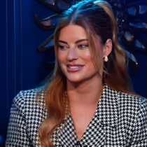 Hannah Stocking Reveals It Takes 11 Hours to Shoot a One-Minute Video