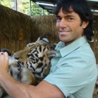 Zack Heart Launches New TV Series WALKABOUT WITH OUTBACK ZACK