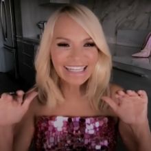 VIDEO: Kristin Chenoweth Says She Quarantined With Alan Cumming Before Shooting SCHMI