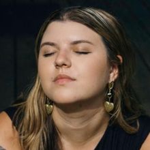 Eliza McLamb Announces Debut Album 'Going Through It' & Shares New Track