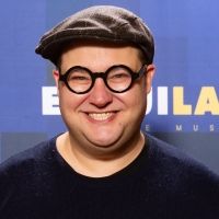 BWW Exclusive: EMOJILAND's Josh Lamon Brings You Inside BroadwayCon 2020!