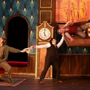 Review: THE PLAY THAT GOES WRONG at 5-Star Theatricals