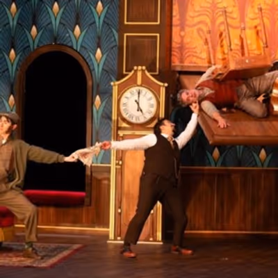 Review: THE PLAY THAT GOES WRONG at 5-Star Theatricals