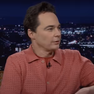 Video: Jim Parsons Talks Playing a 14-Year Old in MOTHER PLAY on THE TONIGHT SHOW…