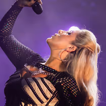 Original UK Queens Natalie Paris and Aimie Atkinson Will Join SIX Broadway Cast