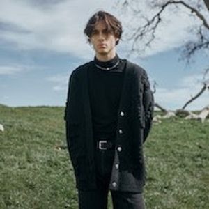 Aidan Bissett Unveils New Single 'Sick'