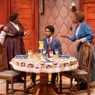 Review: ARSENIC AND OLD LACE at Court Theatre