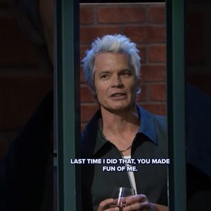 Timothy Olyphant's Entrance on LATE NIGHT WITH SETH MEYERS Gets Big Laughs Video