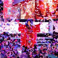 Photos: Diana Ross, Mariah Carey, & More Ring in 2026 at NEW YEAR’S ROCKIN’ EVE