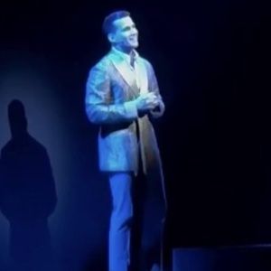 Video: Dez Duron Performs 'My Funny Valentine' When MAYBE HAPPY ENDING Stops the Show