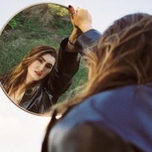 Rosa Linn Shares Pop Anthem 'Universe'