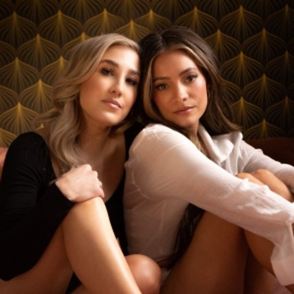 Maddie & Tae Share 'Kissing Cowboys' Single From Upcoming Album Photo