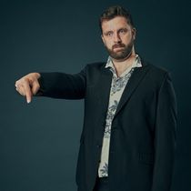 Review: PIERRE NOVELLIE: YOU SIT THERE, I’LL STAND HERE, Soho Theatre