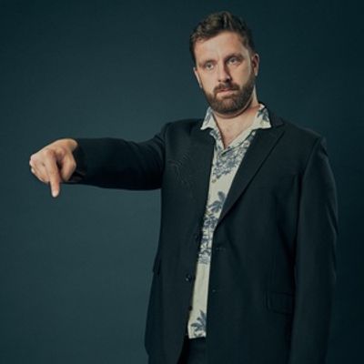 Review: PIERRE NOVELLIE: YOU SIT THERE, I’LL STAND HERE, Soho Theatre