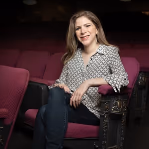 Looking at the Lack of Theater Journalism and Saying Goodbye to Lynda Gravátt