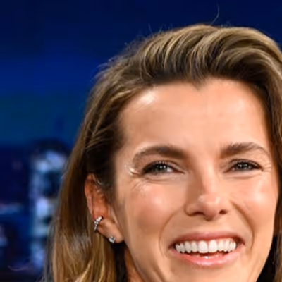 Betty Gilpin Recalls Meryl Streep Watching Her in OH, MARY! on Broadway