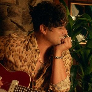 Video: Eric Zayne Shares 80's Nostalgia Inspired 'Tropicana Kisses' Music Video