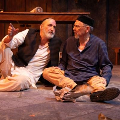 Review: New Jewish Theatre's TWO JEWS WALK INTO A WAR… is Wryly Amusing