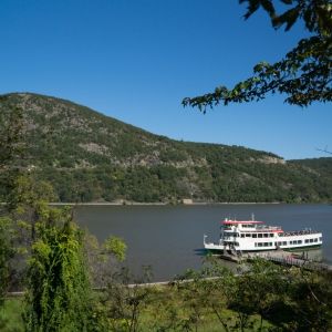 CIRCLE LINE Sets Sail to Bear Mountain with the Ultimate Oktoberfest Cruise
