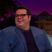 VIDEO: Josh Gad Shares His Idina Menzel Impression on THE LATE LATE SHOW