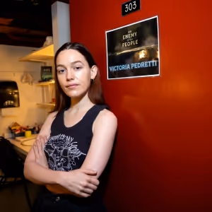 Interview: TV Star Victoria Pedretti Talks Transition From Screen to Stage in AN…