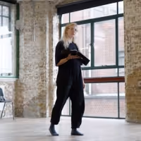 VIDEO: First Look at MUM, Beginning Performances at Theatre Royal Plymouth This Week