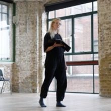 VIDEO: First Look at MUM, Beginning Performances at Theatre Royal Plymouth This Week