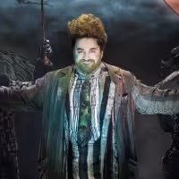 Wake Up With BWW 12/28: Alex Brightman Out of BEETLEJUICE, Tony Awards Update, and…