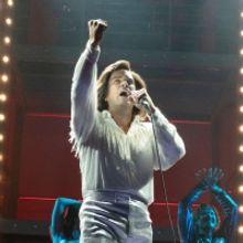 Wake Up With BWW 12/5: A BEAUTIFUL NOISE Opens on Broadway, and More!