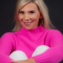 Interview: Christy Trapp Examines Sinatra With a Feminist Lens at Don't Tell Mama