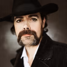 Neil Leyton Releases New Single 'Singerman'