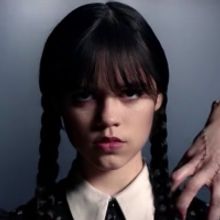 VIDEO: Netflix Shares First Look at Jenny Ortega in Tim Burton's WEDNESDAY
