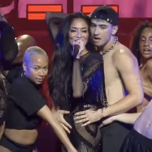 Video: Nicole Scherzinger Performs 'Buttons' at BROADWAY BARES