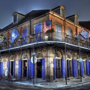 The Bourbon Pub & Parade to Honor Jennifer Coolidge With First 'Golden Ally Award'…