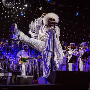 Bon Jovi's Everett Bradley Brings Holiday Funk to the Irvington Theater
