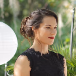 Interview: Allison Blei Goes from Financial Analyst to Aerialist with MR. SWINDLE'S…