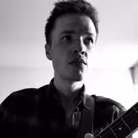 Singer-Songwriter Dan Miraldi Shares New Single 'Tequila Meets Gin'