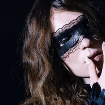 2hollis Releases New Single 'Hurt' Following Debut Album 'star'
