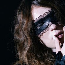2hollis Releases New Single 'Hurt' Following Debut Album 'star'