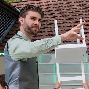 Review: KLAN BAŤA se do toho na Letní scéně Musea Kampa obul