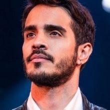 Ektor River Cast in New Hallmark Series THE CHICKEN SISTERS