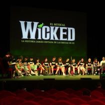 WATCH: Primera lectura de WICKED con el reparto español