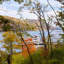 CIRCLE LINE-Oktoberfest and Leaf Peeping on the Hudson with Eats and Brews