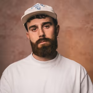 Sam Tompkins Releases Cover of 'Talking to the Moon'