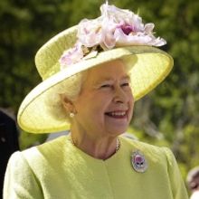 UK Theatre Community Share Statements & Updates On Passing Of Queen Elizabeth II