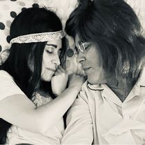 El Teatro Lara estrena LA BALADA DE JOHN Y YOKO, una ficción musical sobre la pareja