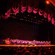 Aaron Tveit, Liev Schreiber and More to Join NY Philharmonic & Gustavo Dudamel at Rad