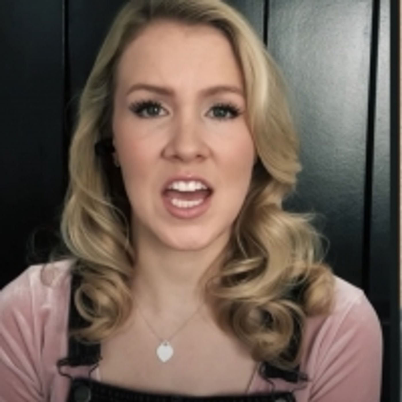 Wake Up With BWW 4/28: WAITRESS Cast Tributes Nick Cordero, and More!  Image